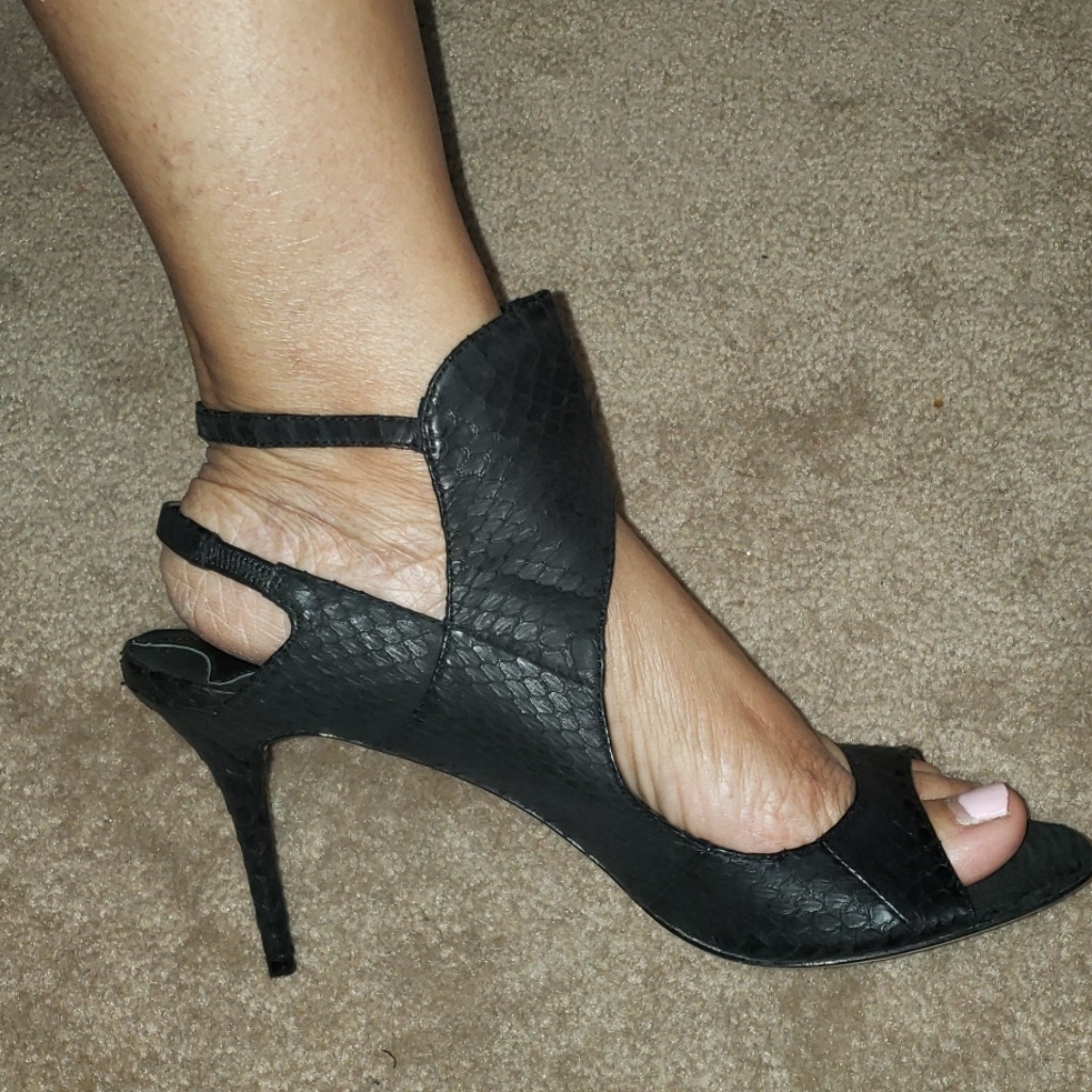 Leon Max Black Real Genuine Leather Snakeskin Texture Pumps Nwt